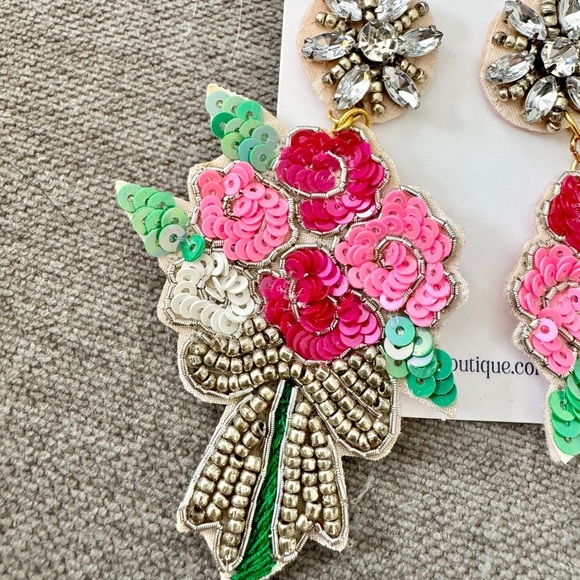 Sequin & beaded flower bouquet earrings - Picture 4 of 4